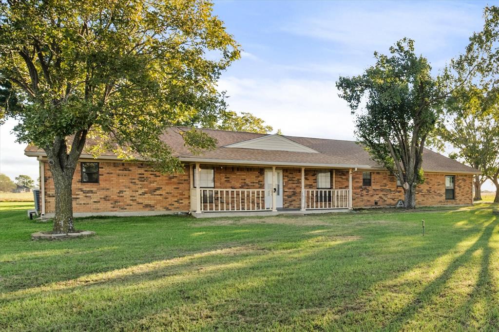 353 Brazier Road, Ennis, TX 75119 353 Brazier Road, Ennis, TX 75119