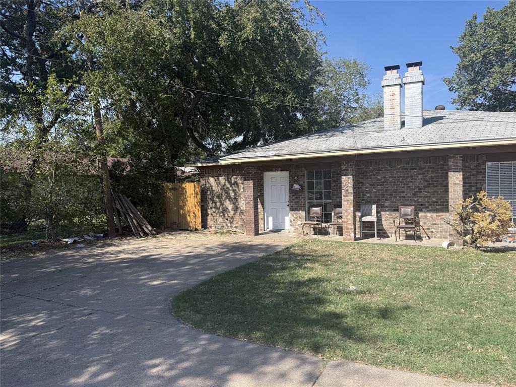 809 E 6th Street, Irving, TX 75060