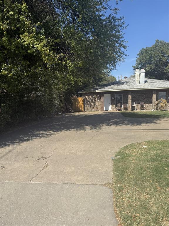 809 E 6th Street, Irving, TX 75060 809 E 6th Street, Irving, TX 75060