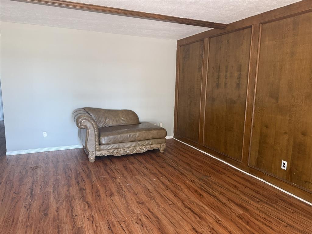 809 E 6th Street, Irving, TX 75060 809 E 6th Street, Irving, TX 75060