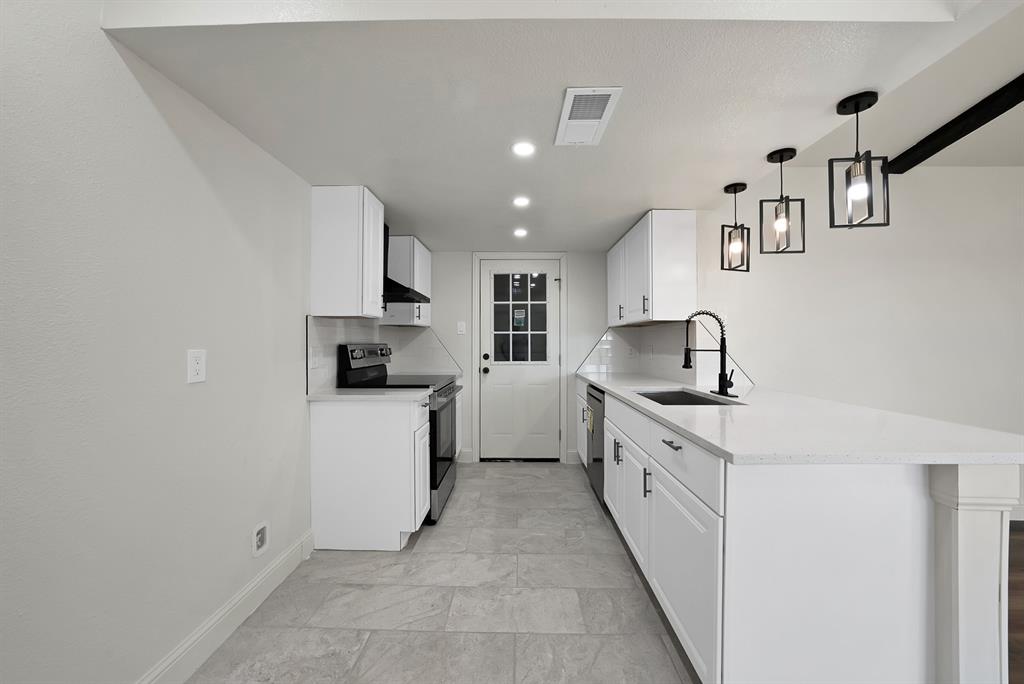 858 Lexington Drive, Lancaster, TX 75134