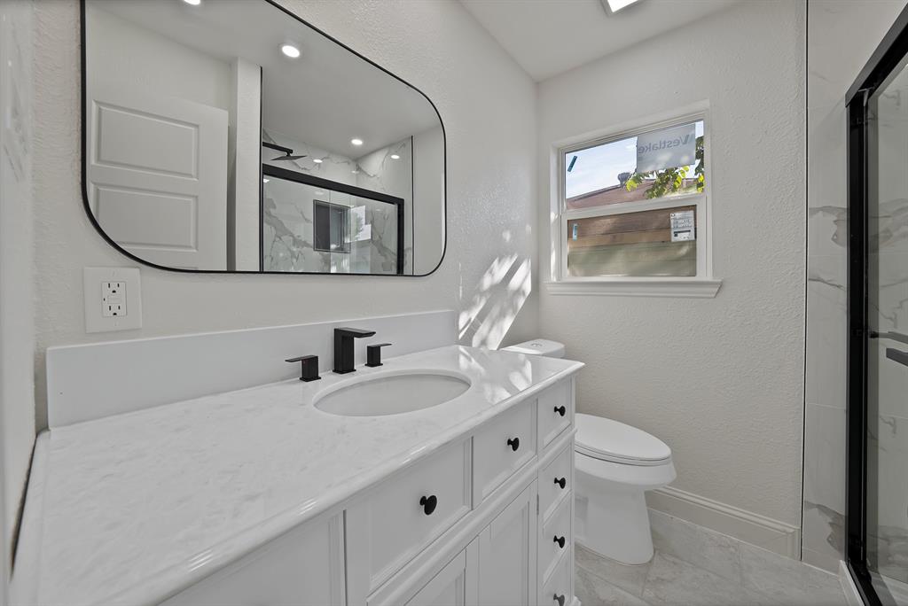 858 Lexington Drive, Lancaster, TX 75134