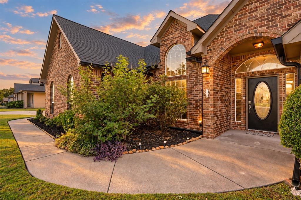 2857 Mallard Drive, Greenville, TX 75402 2857 Mallard Drive, Greenville, TX 75402