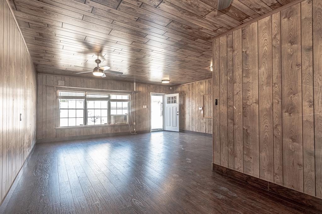 3074 Valwood Parkway, Farmers Branch, TX 75234