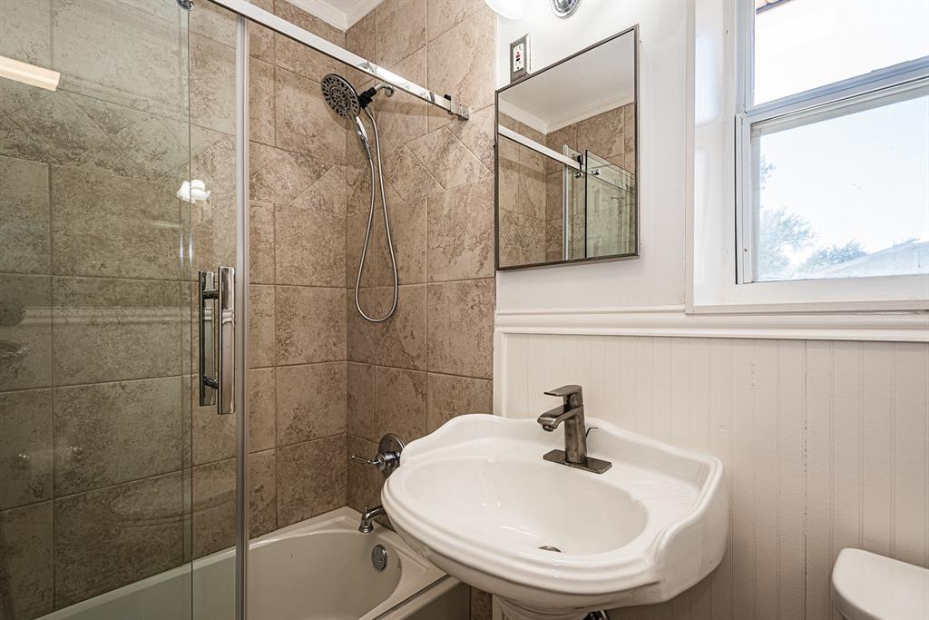 3074 Valwood Parkway, Farmers Branch, TX 75234