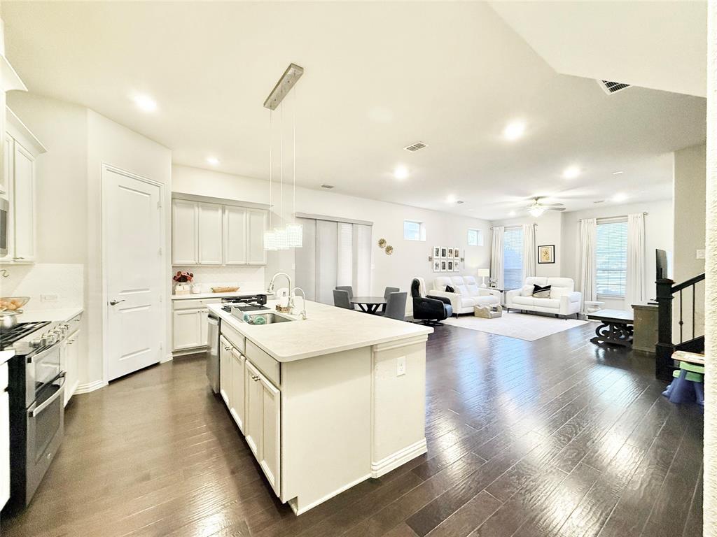 1021 ZACHARY Way, Allen, TX 75013 1021 ZACHARY Way, Allen, TX 75013