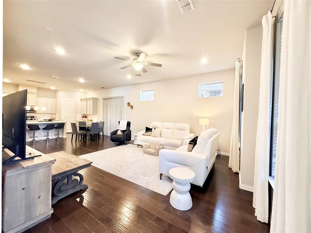 1021 ZACHARY Way, Allen, TX 75013 1021 ZACHARY Way, Allen, TX 75013
