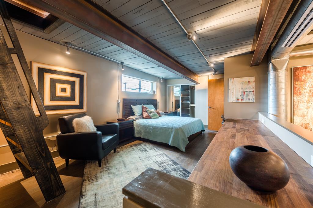 3100 Commerce Street, #160, Dallas, TX 75226