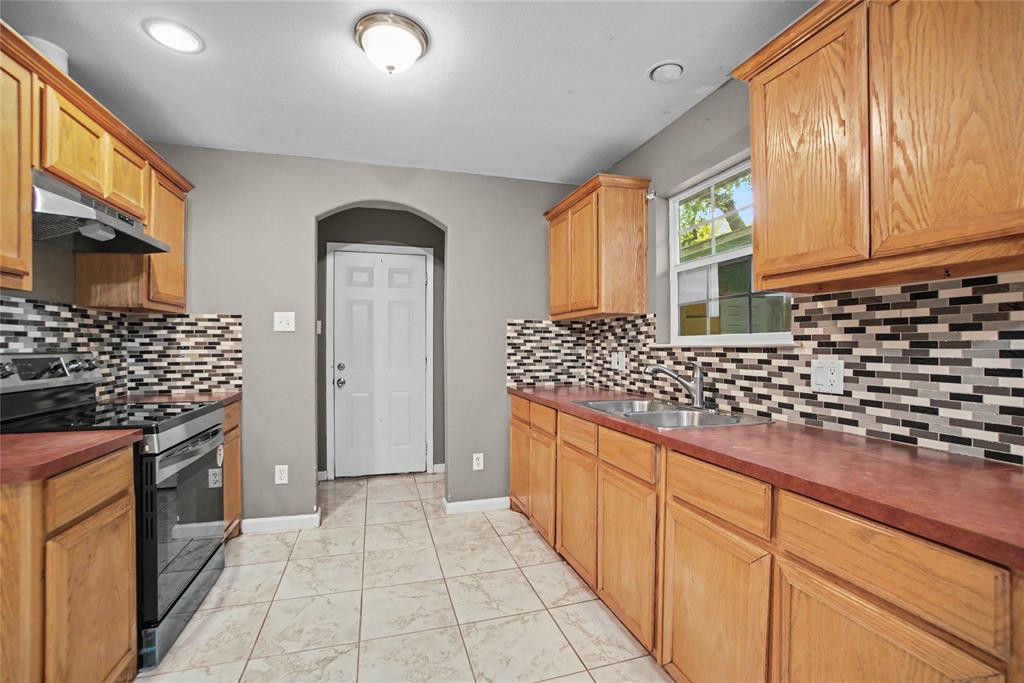 121 Little Street, Wilmer, TX 75172