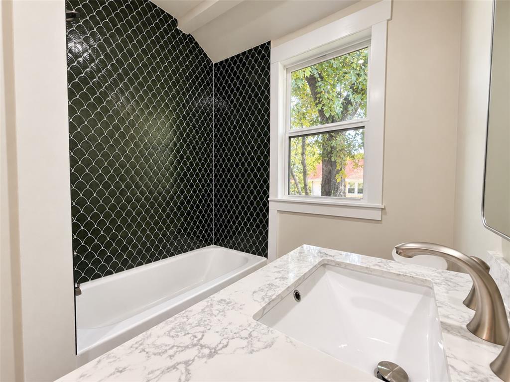 1104 Park Street, Greenville, TX 75401