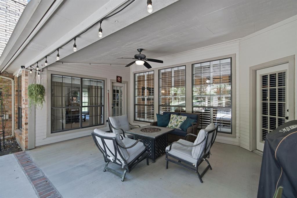 404 Aqua Vista Drive, Granbury, TX 76049