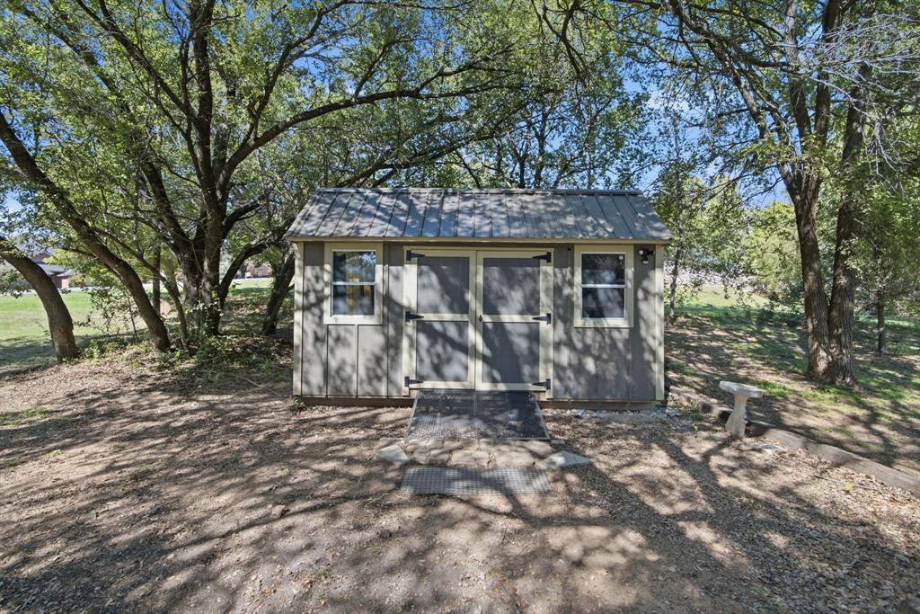 404 Aqua Vista Drive, Granbury, TX 76049