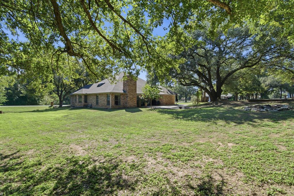 404 Aqua Vista Drive, Granbury, TX 76049
