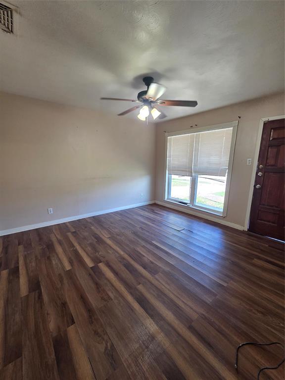 304 S Joyce Street, Lacy Lakeview, TX 76705