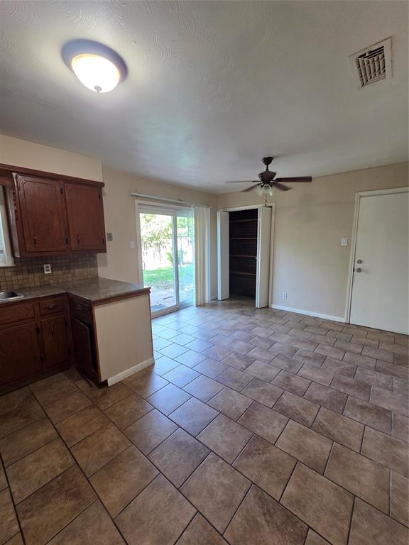 304 S Joyce Street, Lacy Lakeview, TX 76705