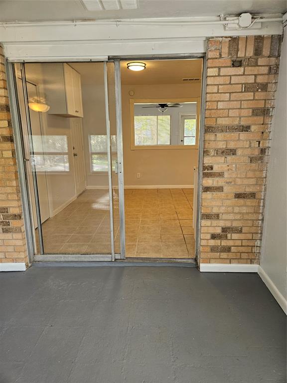 302 S Joyce Street, Lacy Lakeview, TX 76705