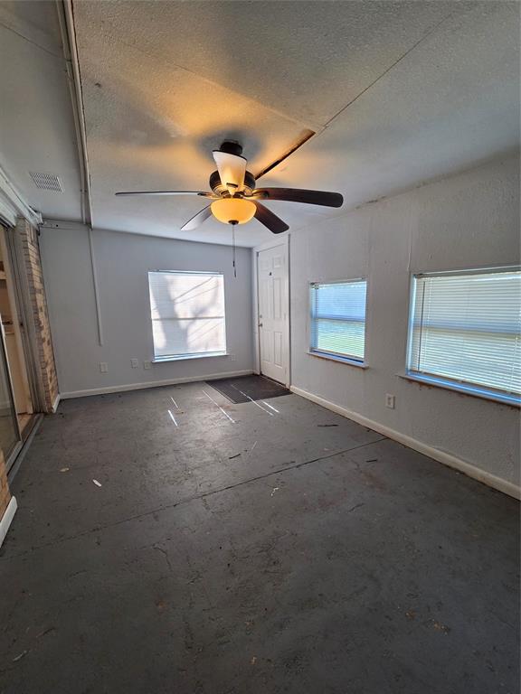 302 S Joyce Street, Lacy Lakeview, TX 76705