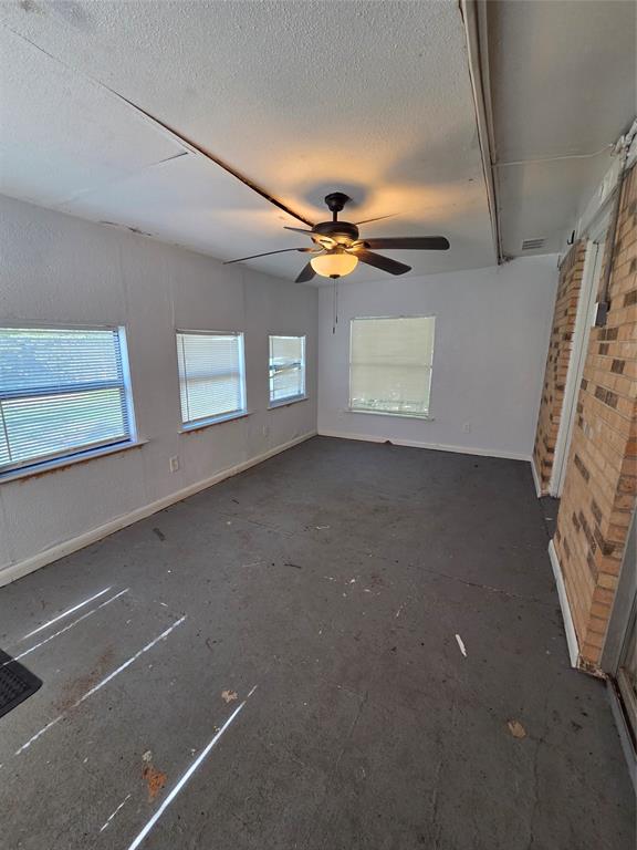 302 S Joyce Street, Lacy Lakeview, TX 76705