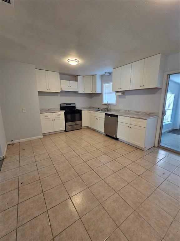 302 S Joyce Street, Lacy Lakeview, TX 76705