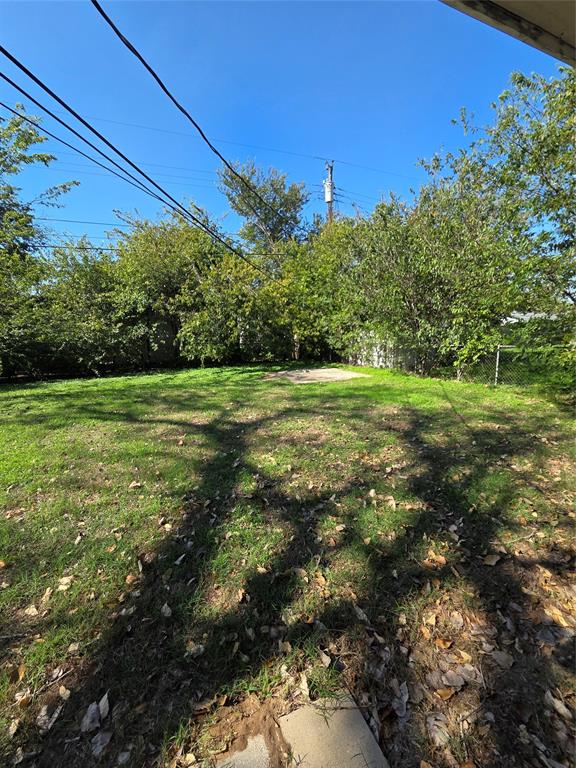 302 S Joyce Street, Lacy Lakeview, TX 76705