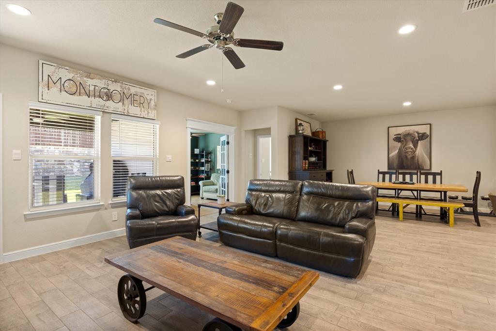 4119 Cornerstone Circle, Granbury, TX 76048 4119 Cornerstone Circle, Granbury, TX 76048