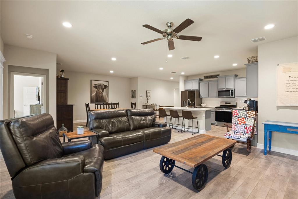 4119 Cornerstone Circle, Granbury, TX 76048 4119 Cornerstone Circle, Granbury, TX 76048