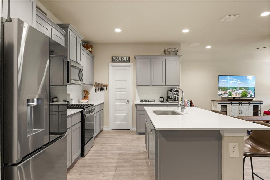 4119 Cornerstone Circle, Granbury, TX 76048