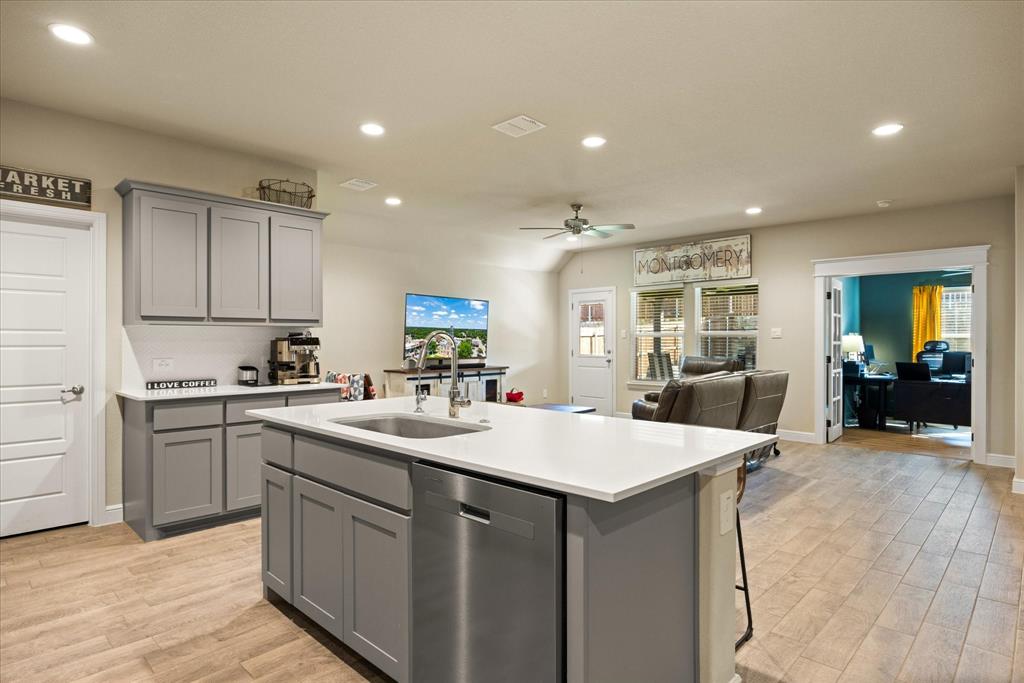 4119 Cornerstone Circle, Granbury, TX 76048