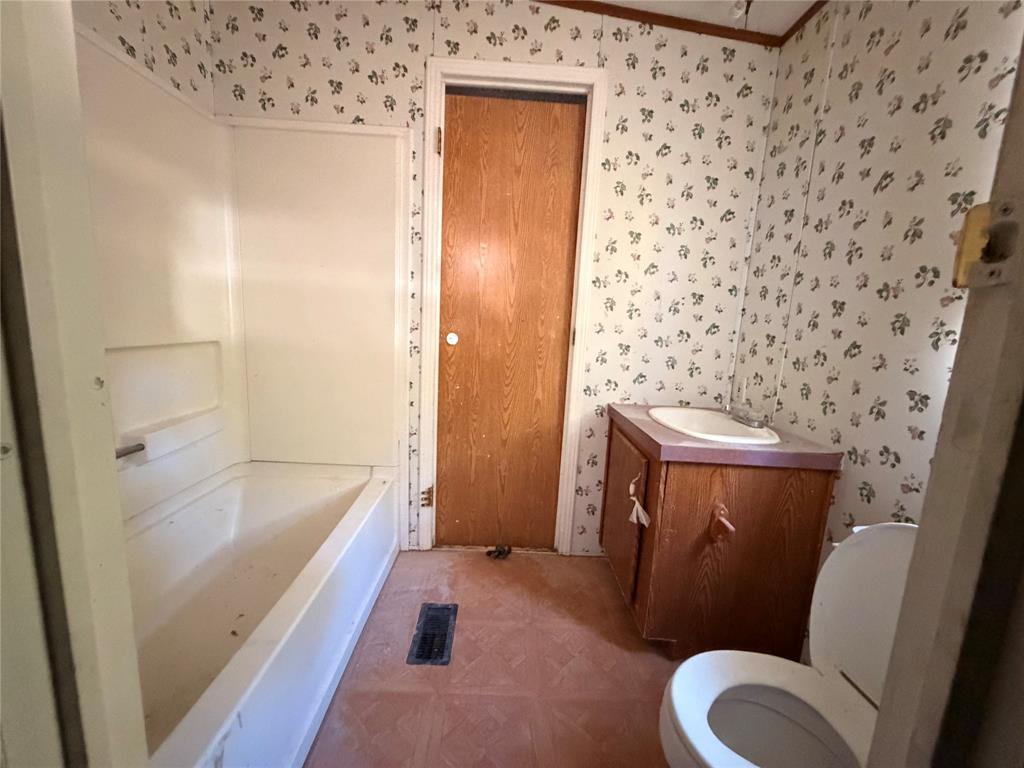 704 Lazy Springs Drive, Red Oak, TX 75154