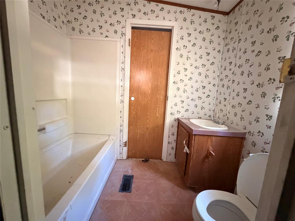 704 Lazy Springs Drive, Red Oak, TX 75154