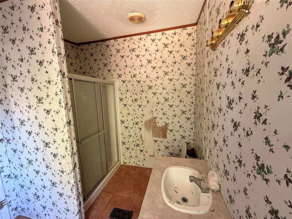 704 Lazy Springs Drive, Red Oak, TX 75154 704 Lazy Springs Drive, Red Oak, TX 75154