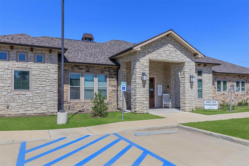 Midlothian Meadows clubhouse exterior.
