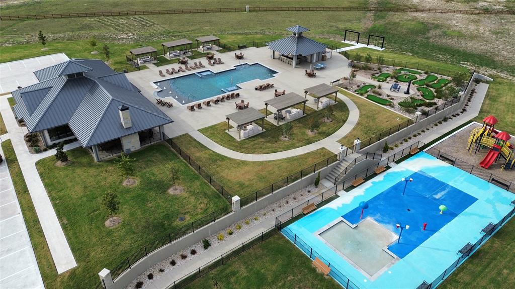 000 Bovine Court, Oak Leaf, TX 75154