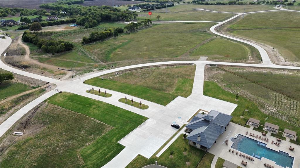 000 Bovine Court, Oak Leaf, TX 75154