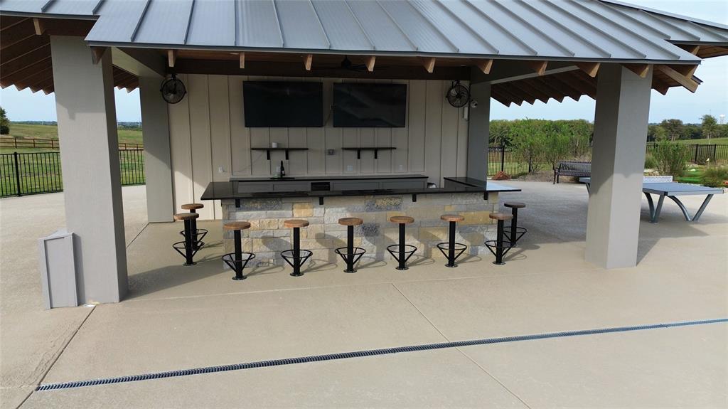 000 Bovine Court, Oak Leaf, TX 75154
