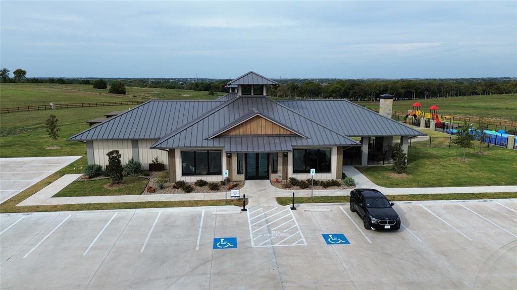000 Bovine Court, Oak Leaf, TX 75154