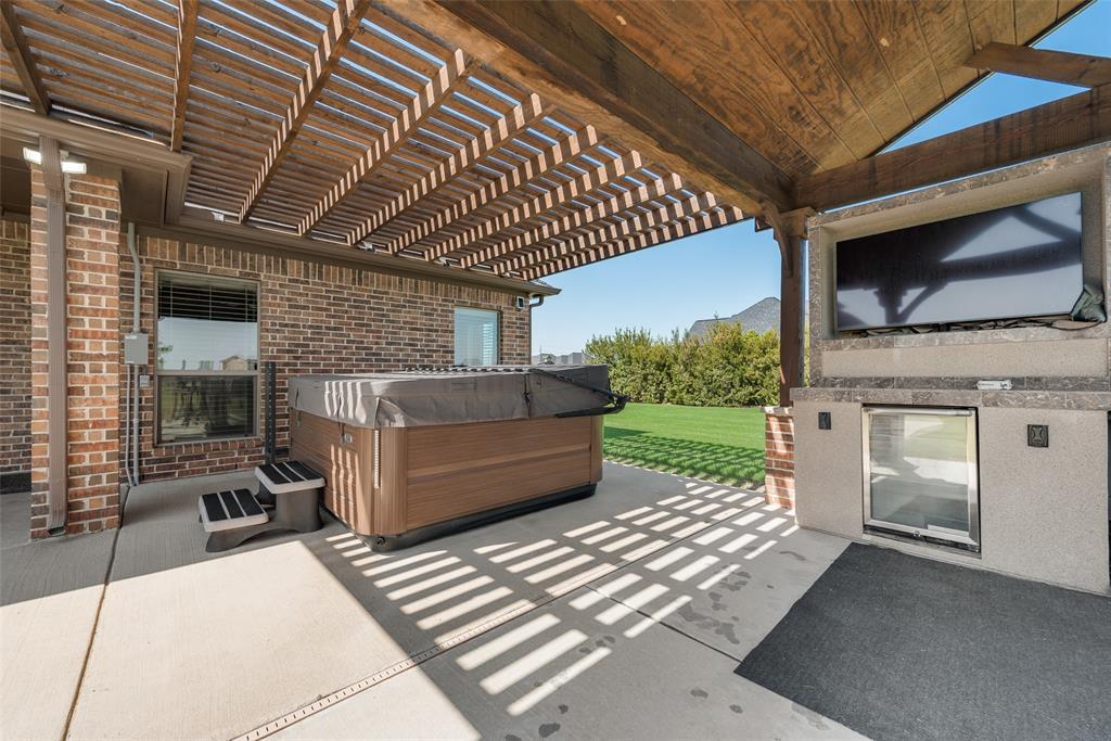 2921 W Alamosa Drive, Terrell, TX 75160