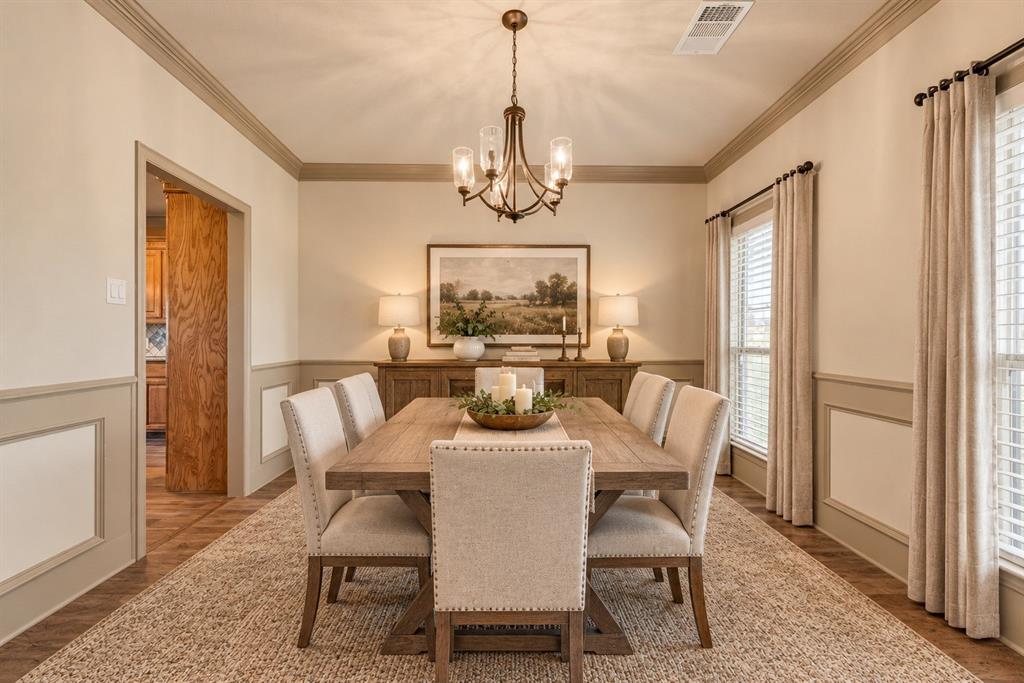 2921 W Alamosa Drive, Terrell, TX 75160