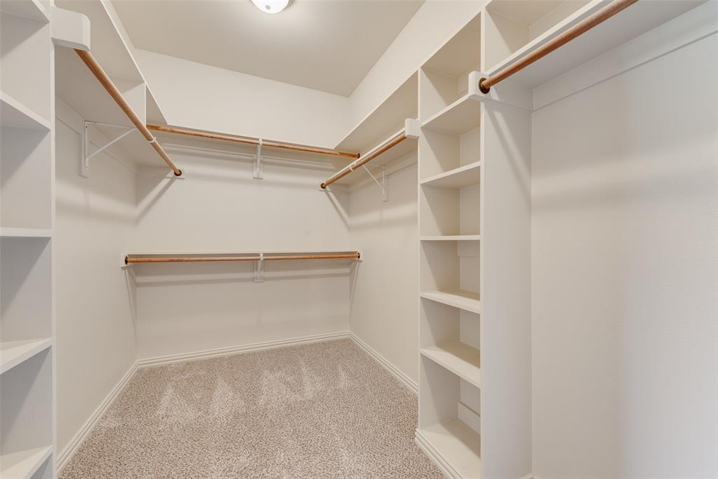 2921 W Alamosa Drive, Terrell, TX 75160