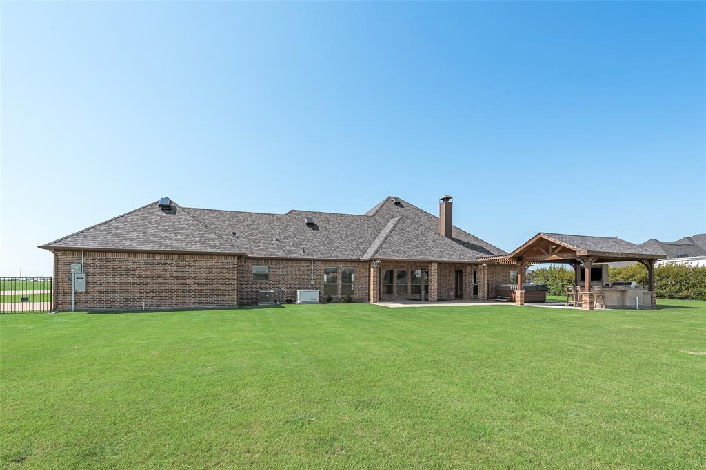 2921 W Alamosa Drive, Terrell, TX 75160