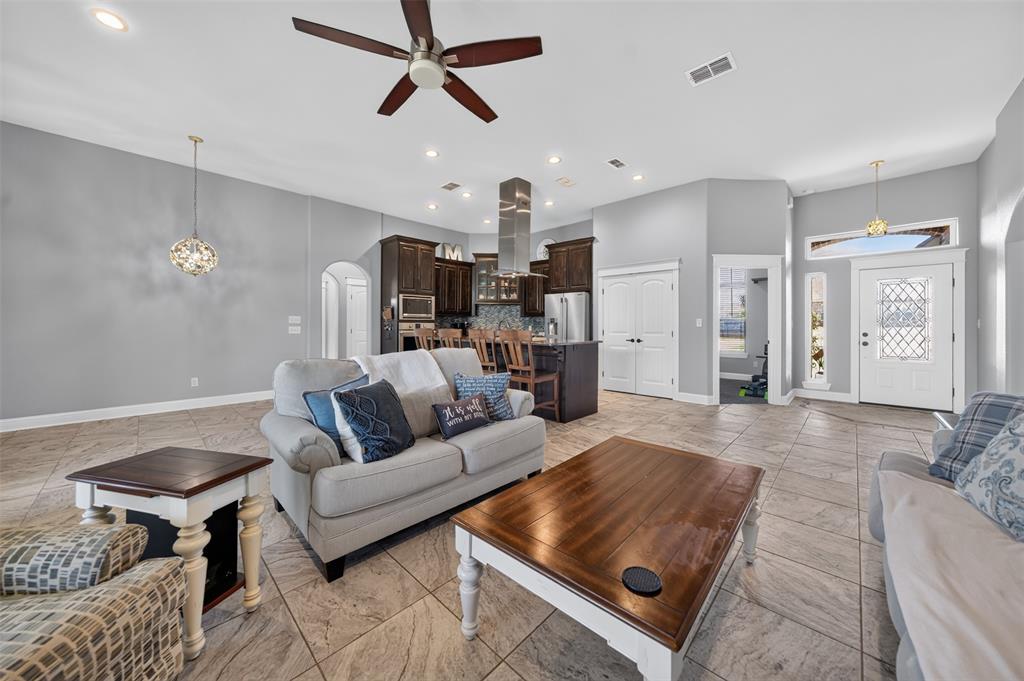 1513 White Bear Trail, Lindale, TX 75771