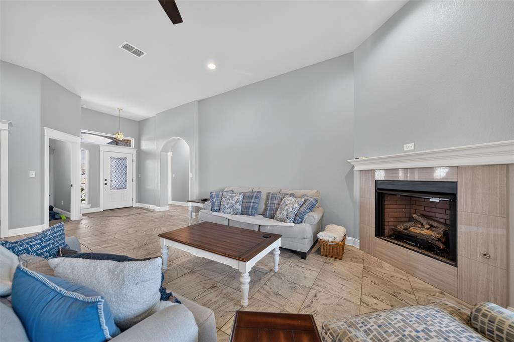 1513 White Bear Trail, Lindale, TX 75771