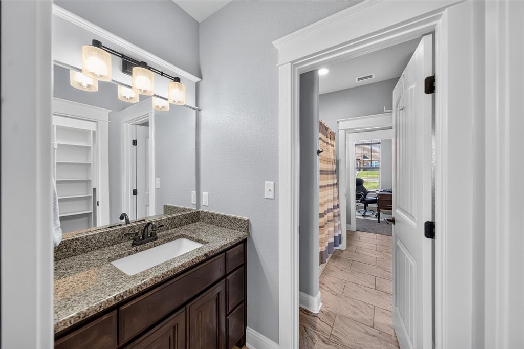 1513 White Bear Trail, Lindale, TX 75771