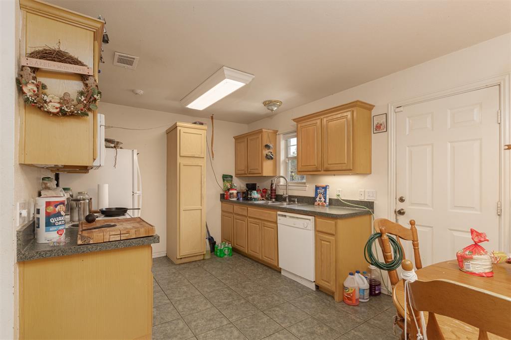 2601 W County Road 3306, Greenville, TX 75402