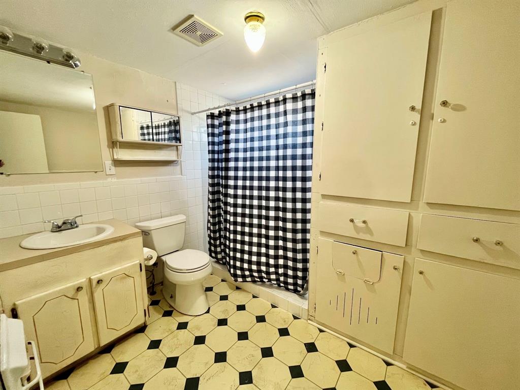 110 N Hwy 34 Street, Kaufman, TX 75142