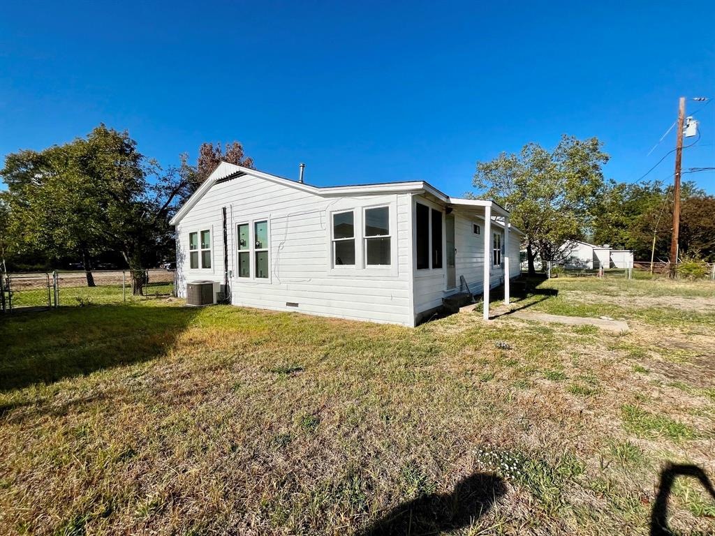 110 N Hwy 34 Street, Kaufman, TX 75142