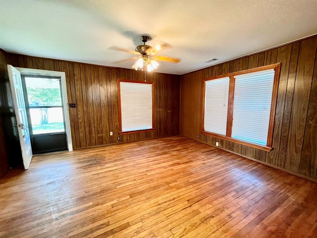 110 N Hwy 34 Street, Kaufman, TX 75142