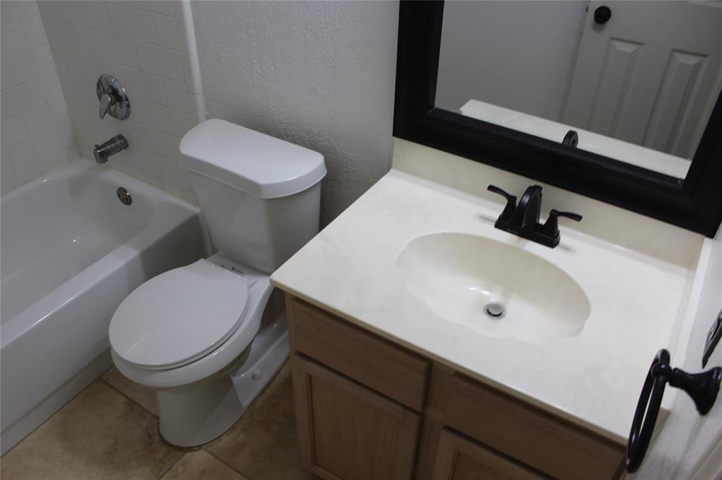 1813 Arbor Creek Drive, Garland, TX 75040