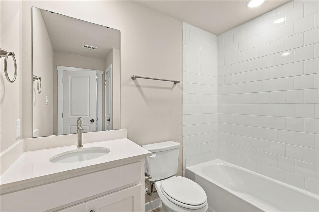 Upstairs guest bathroom