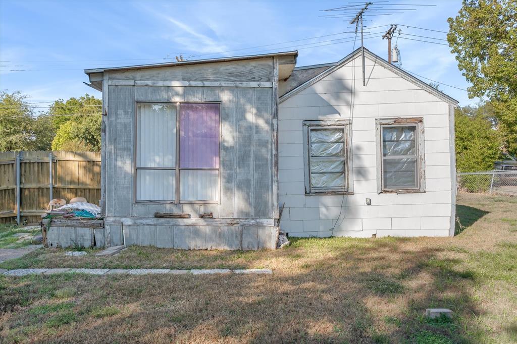 918 N Jefferson Street, Lancaster, TX 75146